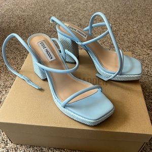 Steve Madden women’s Pennie strappy heels in light blue Size: 6.5 (Brand New)